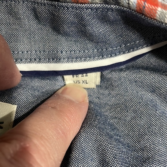 Lacoste button down.  Super soft cotton - Picture 4 of 4